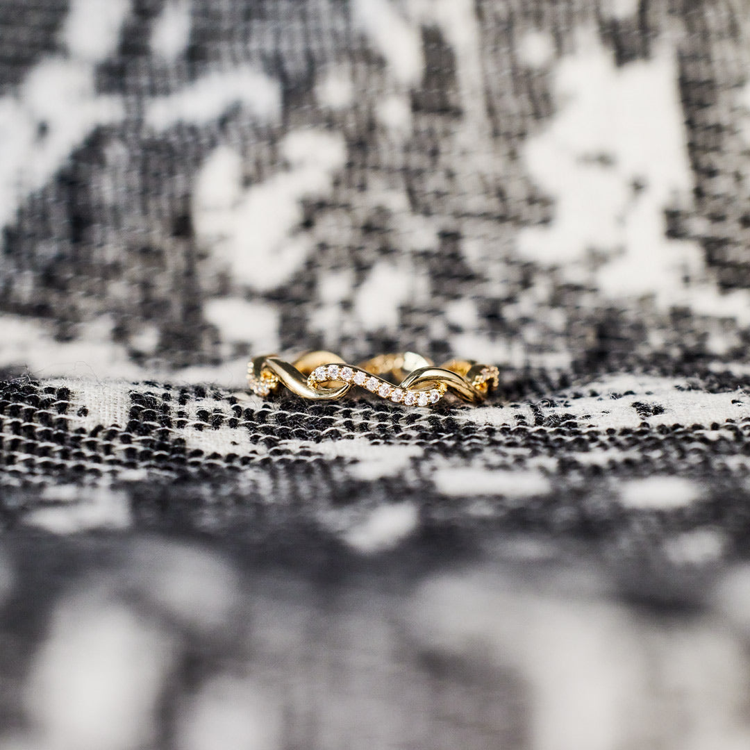 Wavy Band